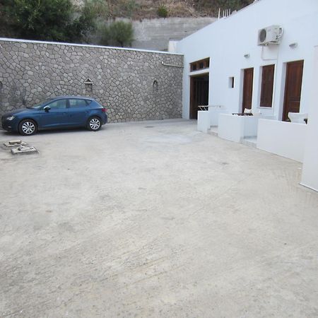 Triovasálos Katerina Apartments מראה חיצוני תמונה